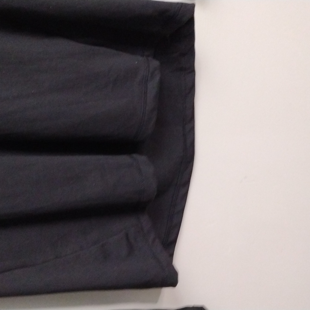 NWT Old Navy Active black semi fitted long sleeve workout top size medium - Picture 3 of 6